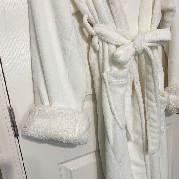 Pottery Barn Womens Size Large Soft Plush Robe Belted Long Sleeve White Cozy - Picture 4 of 13